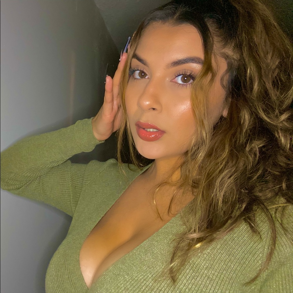 Meet your Posher, Crystal